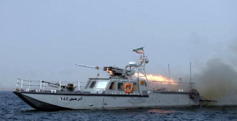 زورق حربي إيراني