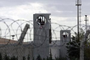 عدد قياسي من الصحفيين تجاوز 120 خلف القضبان في تركيا