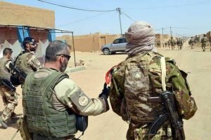 قوات فرنسية إلى جانب القوات المالية في مالي