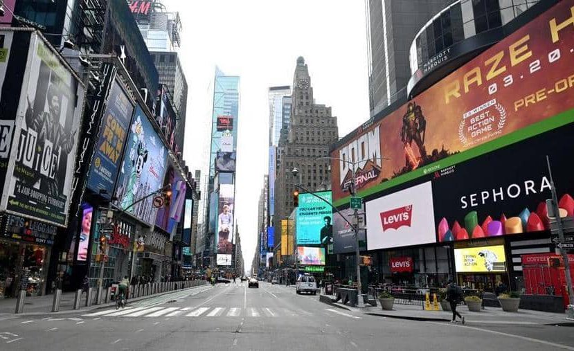 مدينة نيويورك شبه خالية بسبب الفيروس